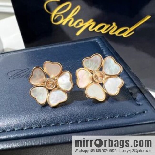 i1652713626_1998_6-1-800x800qyrvp0yxnch23387_20250716022547.jpg Chopard PRECIOUS LACE VAGUE 5 heart agate, white shell necklace, bracelet