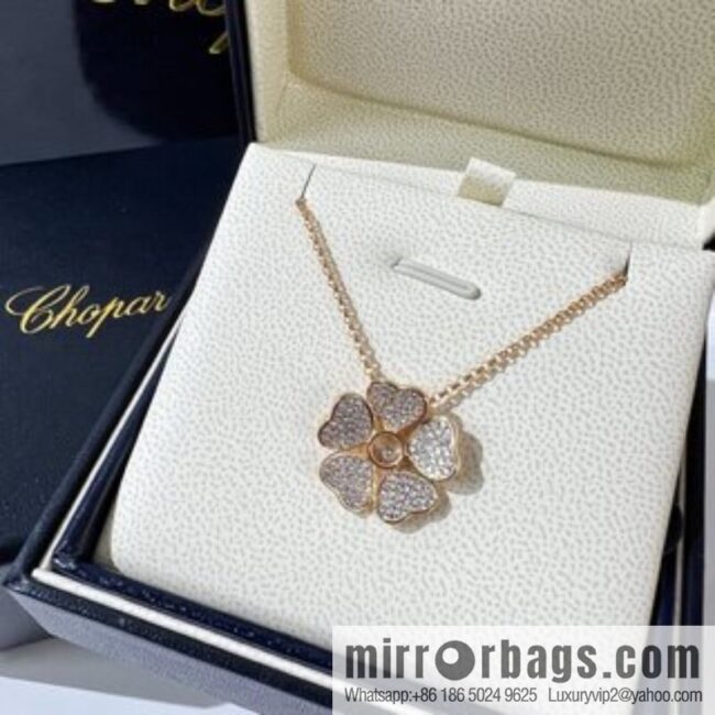 i1652714015_1990_7-800x8005muv3c0agbx23373_20250716022539.jpg Chopard PRECIOUS LACE VAGUE 5 heart full diamond necklace ear shot, bracelet