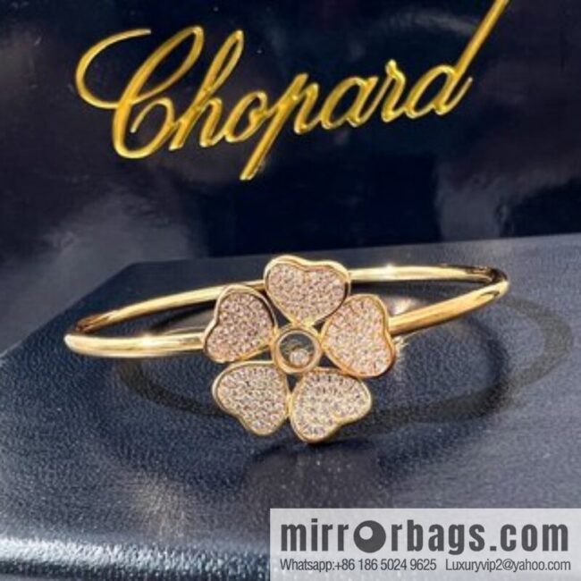 i1652714015_682_4-800x800ivu2hayfxve23374_20250716022540.jpg Chopard PRECIOUS LACE VAGUE 5 heart full diamond necklace ear shot, bracelet