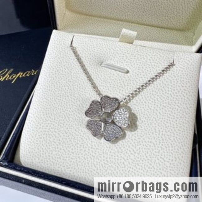 i1652714015_8018_8-800x800m4sbu0xol5p23360_20250716022533.jpg Chopard PRECIOUS LACE VAGUE 5 heart full diamond necklace ear shot, bracelet