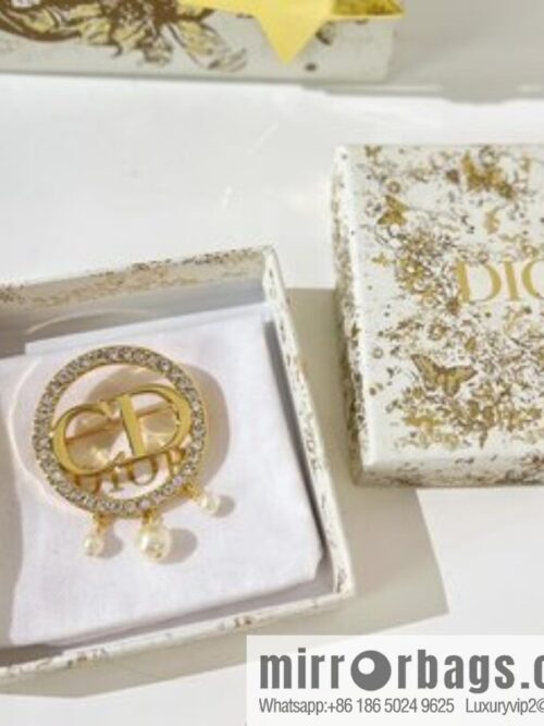 New ☑️ Dior CD pearl brooch