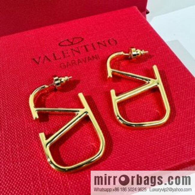 New ☑️ Valentino earrings