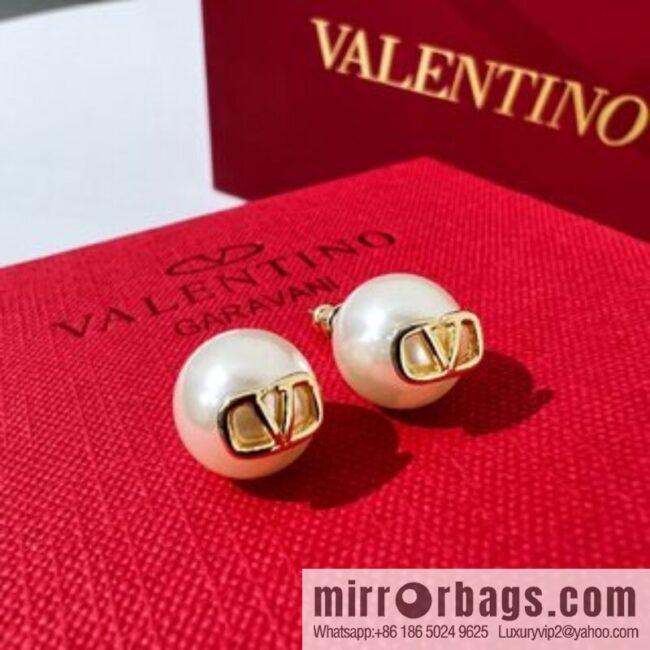 New ☑️ Valentino pearl earrings