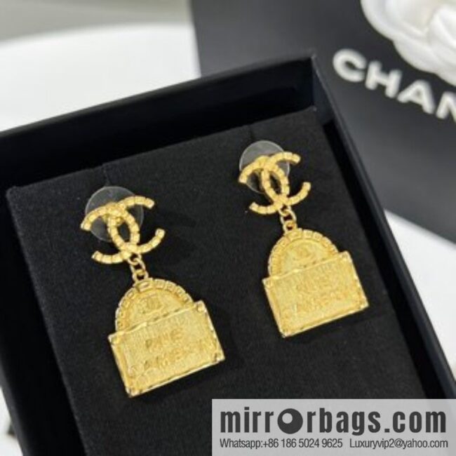 New ☑️ Chanel gold double c bag 👜 stud earrings