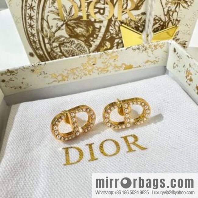Image source, new ☑️ Dior CD pearl stud earrings