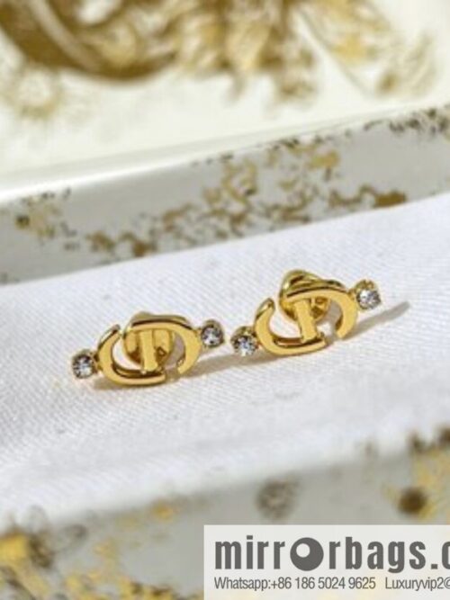 New ☑️ Dior CD letter stud earrings