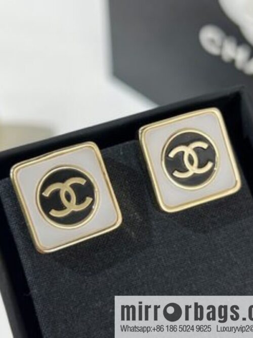 i1654612525_3048_1-800x800xruuhuychr019894_20250716015403.jpg New ☑️ Chanel double c square stud earrings