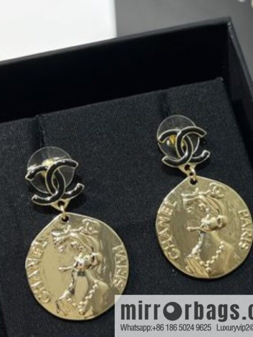 i1655042920_8031_1-800x800bj2iae5zz5i19812_20250716015316.jpg New ☑️ Chanel double c gold portrait stud earrings