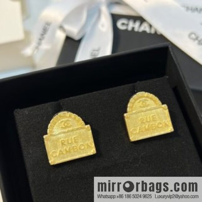 New ☑️ Chanel double c gold bag 👜 stud earrings