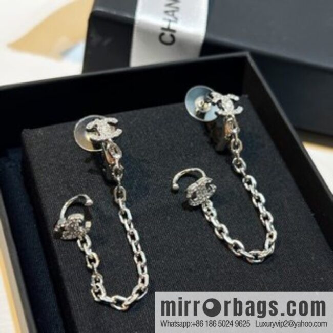 i1655044648_6024_1-800x80042c2p3vo4uv19757_20250716015242.jpg New ☑️ Chanel double c full diamond stud earclip