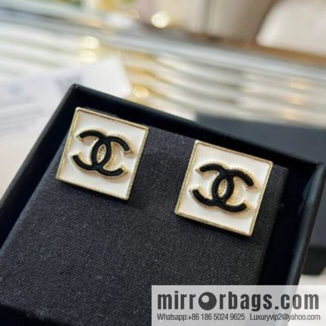 New ☑️ Chanel double c square enamel stud earrings