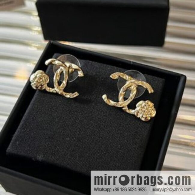 New ☑️ Chanel gold double c camellia stud earrings