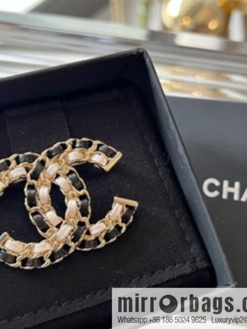 i1655649626_4472_1-800x80002zak4nylnt16478_20250716012323.jpg New ☑️ Chanel double c black and white leather rope brooch