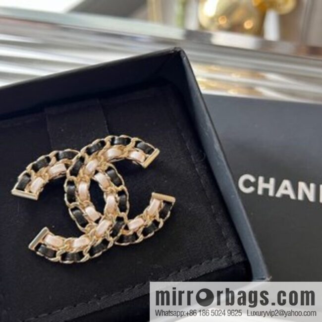 New ☑️ Chanel double c black and white leather rope brooch