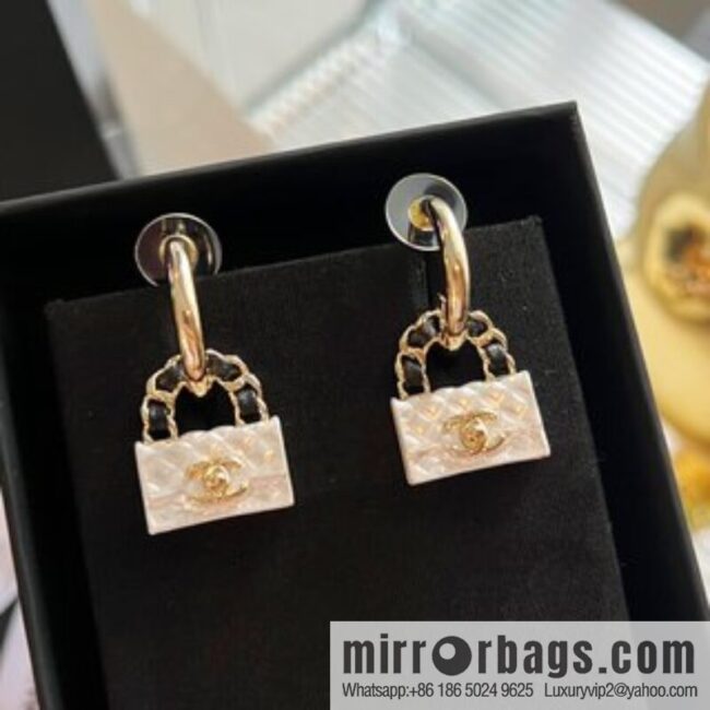 New ☑️ Chanel double c bag 👜 stud earrings