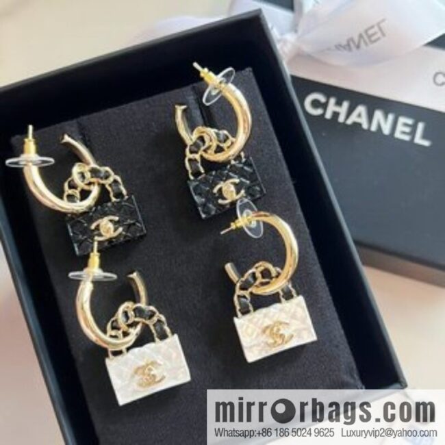 New ☑️ Chanel double c bag 👜 stud earrings