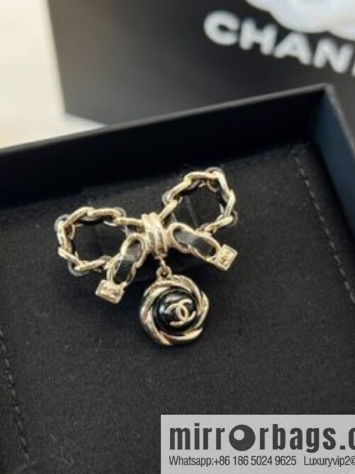 i1656507626_576_1-800x800szlj2lybhok16180_20250716012042.jpg New ☑️ Chanel double c black leather rope bow brooch