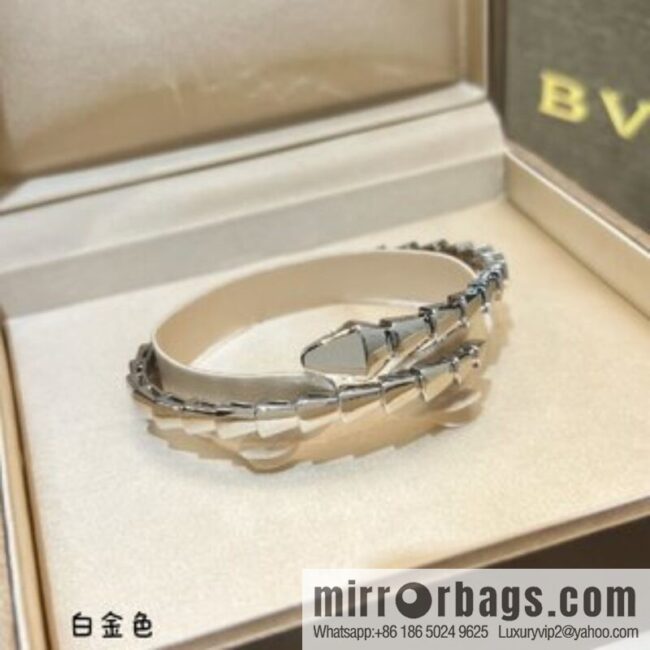 BVLGARI Bulgari smooth snake bone bracelet bracelet