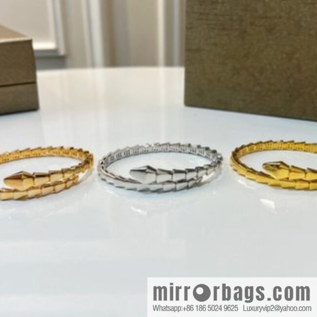 BVLGARI Bulgari smooth snake bone bracelet bracelet