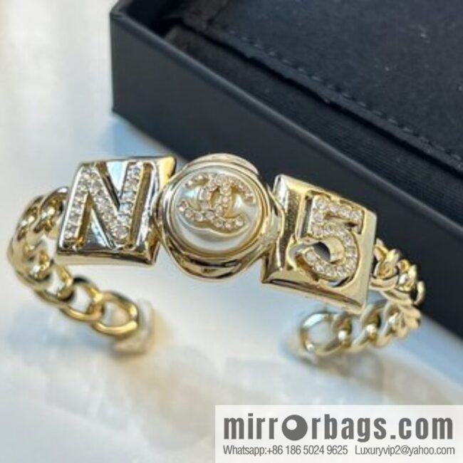 New ☑️ Chanel double c letter 5 word opening bracelet
