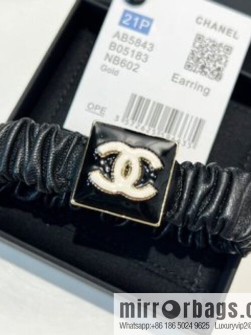 New ☑️ Chanel double c oil drop square small sheepskin hair rope, hand rope