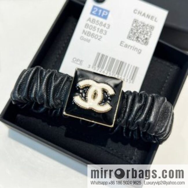 New ☑️ Chanel double c oil drop square small sheepskin hair rope, hand rope