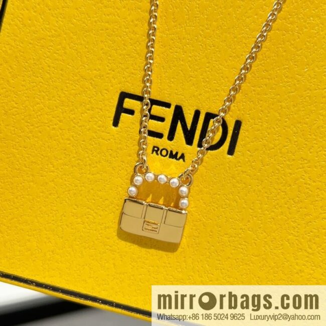 New FENDI Fendi pearl bag stud earrings