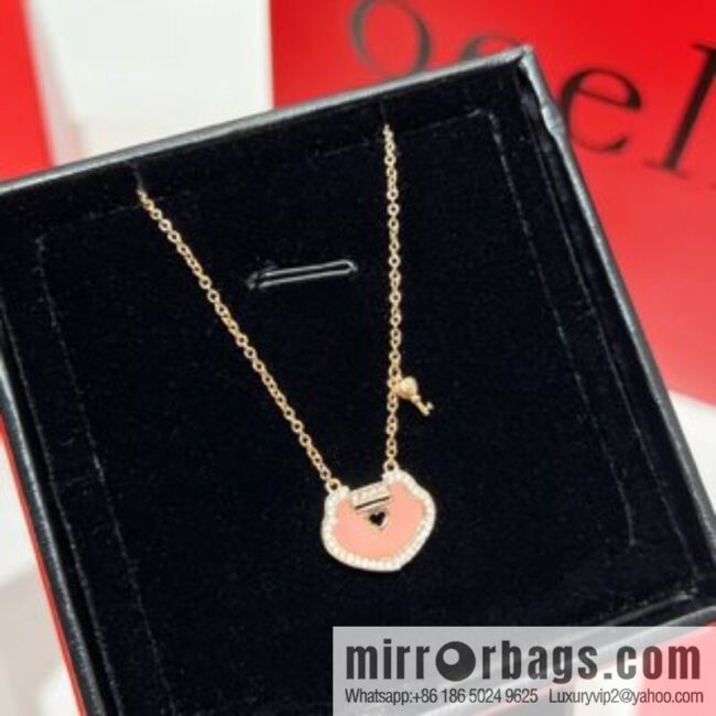 Qeelin Qixi Festival small pink lock bracelet necklace