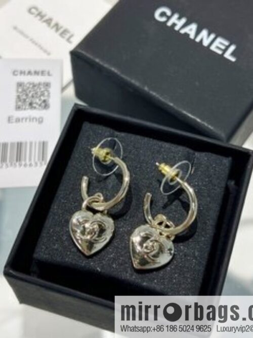 i1659276634_3058_3-800x800lcijifdyug111936_20250716004150.jpg New ☑️ Chanel heart love stud earrings