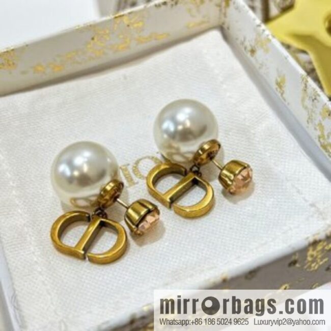 New ☑️ Dior CD size pearl stud earrings