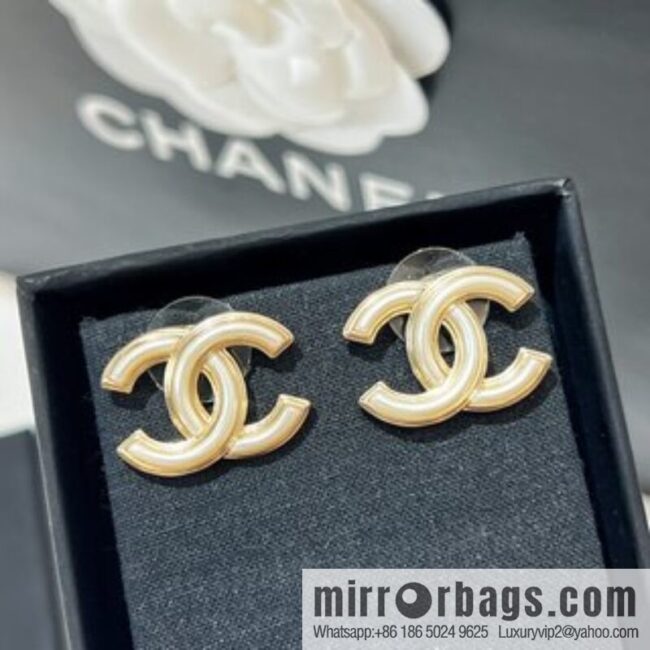 New ☑️ Chanel c1 double c stud earrings