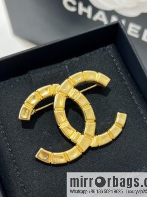i1659422847_9890_1-800x8001bez2kysnog11846_20250716004057.jpg New ☑️ Chanel gold double c brooch