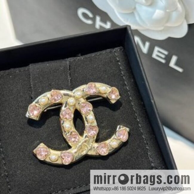 New ☑️ Chanel gold double c pink heart brooch