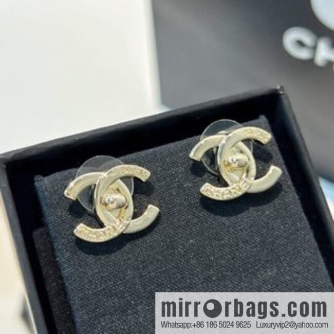 New ☑️ Chanel C1 gold double c stud earrings