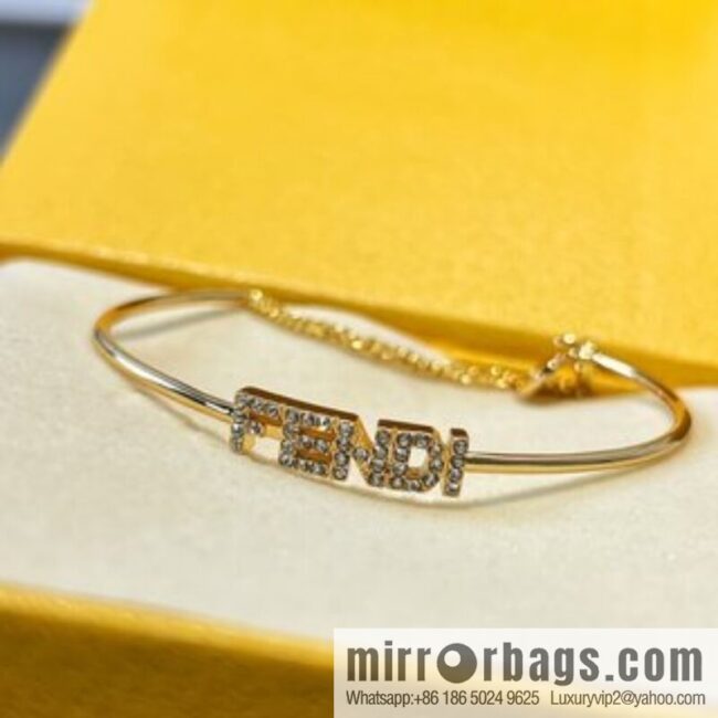 New FENDI Fendi full diamond letter bracelet bracelet