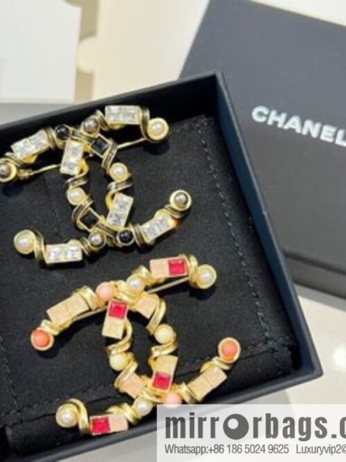 i1660058080_2388_1-800x800zunomvozxkf11702_20250716003940.jpg New ☑️ Chanel double c square diamond powder pearl brooch