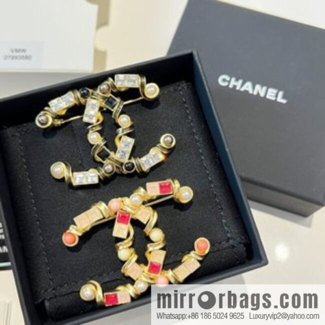 New ☑️ Chanel double c square diamond powder pearl brooch