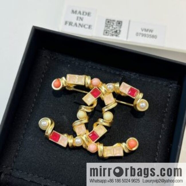 New ☑️ Chanel double c square diamond powder pearl brooch