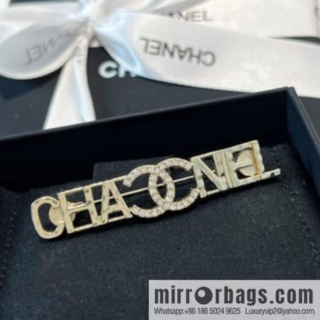 New ☑️ Chanel double c letter brooch