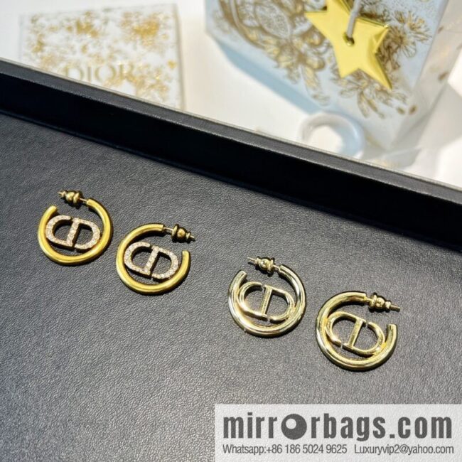 New ☑️ Dior CD stud earrings