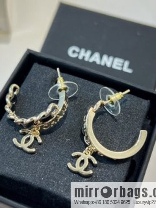 i1660314765_358_1-800x800yomvkpghnnz8387_20250716001042.jpg New ☑️ Chanel c2 double c black leather rope letter stud earrings