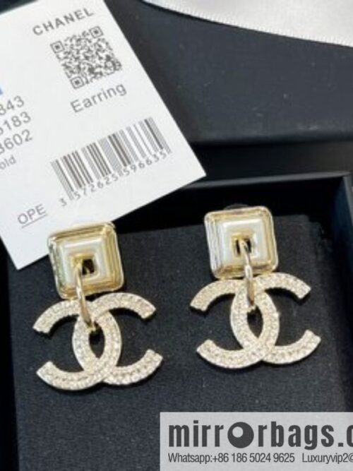 i1660315408_9612_1-800x800bweugxcyreg8354_20250716001024.jpg New ☑️ Chanel c2 double c full diamond square stud earrings