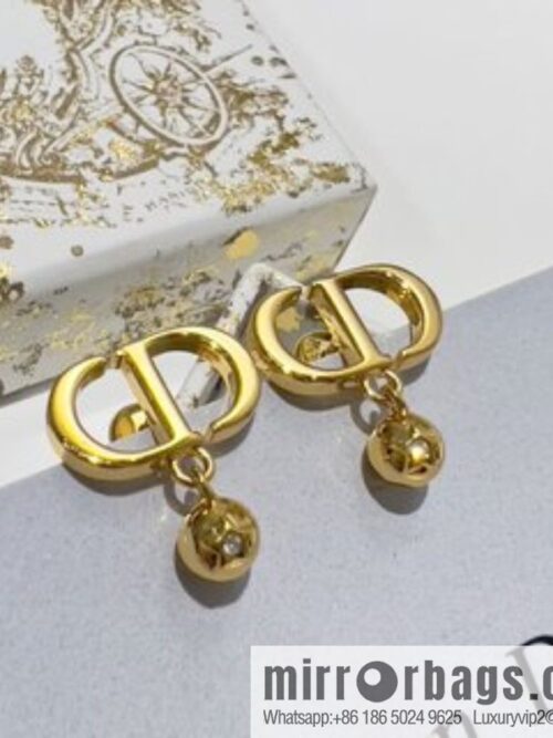 New ☑️ Dior CD stud earrings