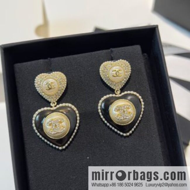 New ☑️ Chanel c2 double c full diamond peach heart love stud earrings