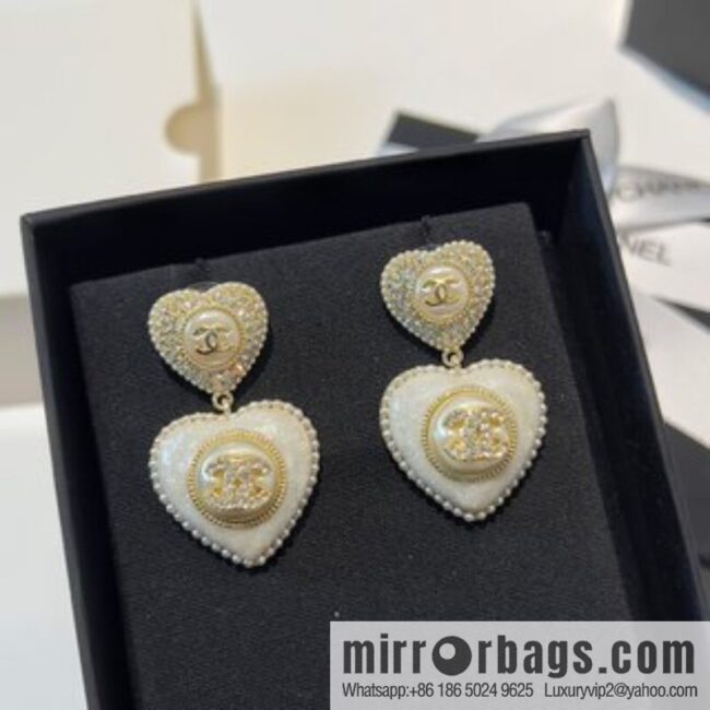 New ☑️ Chanel c2 double c full diamond peach heart love stud earrings