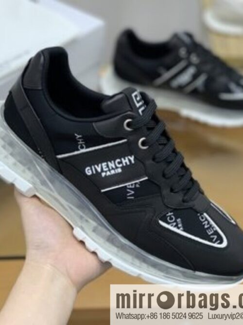 GIVENCHY, made of leather, iconic metal buckle 4 G pattern New men\'s sports Casual Shoes