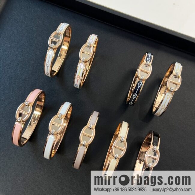 i1661250869_7849_4-800x800mz3mdw55eso198072_20250709034111.jpg HERMES MINI CLIC CHAINE D\'ANCRE BRACELET Pig Nose Bracelet Bracelet