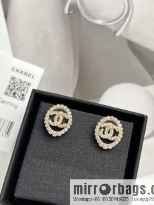 i1661671778_1464_1-800x8001ov1gk0h5rw7859_20250716000553.jpg New ☑️ Chanel double c full diamond oval stud earrings