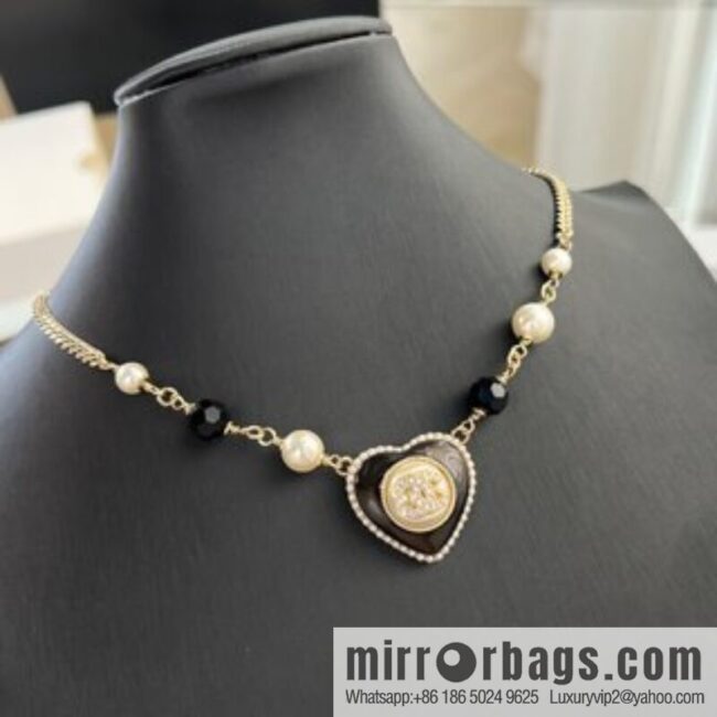 New ☑️ Chanel double c peach heart black diamond necklace