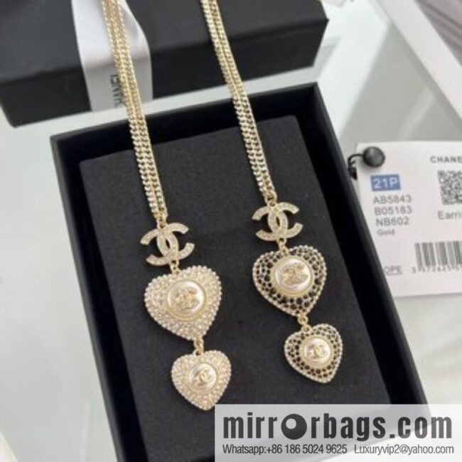New ☑️ Chanel double c peach heart black and white diamond necklace